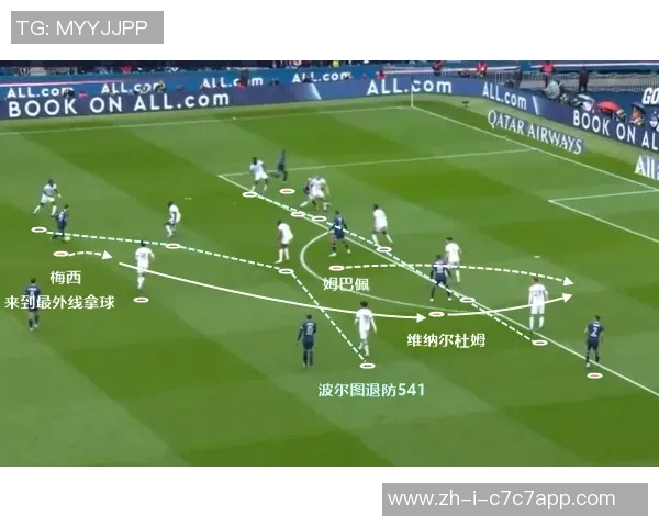 姆巴佩在绿茵场上展现超凡实力高清足球瞬间定格